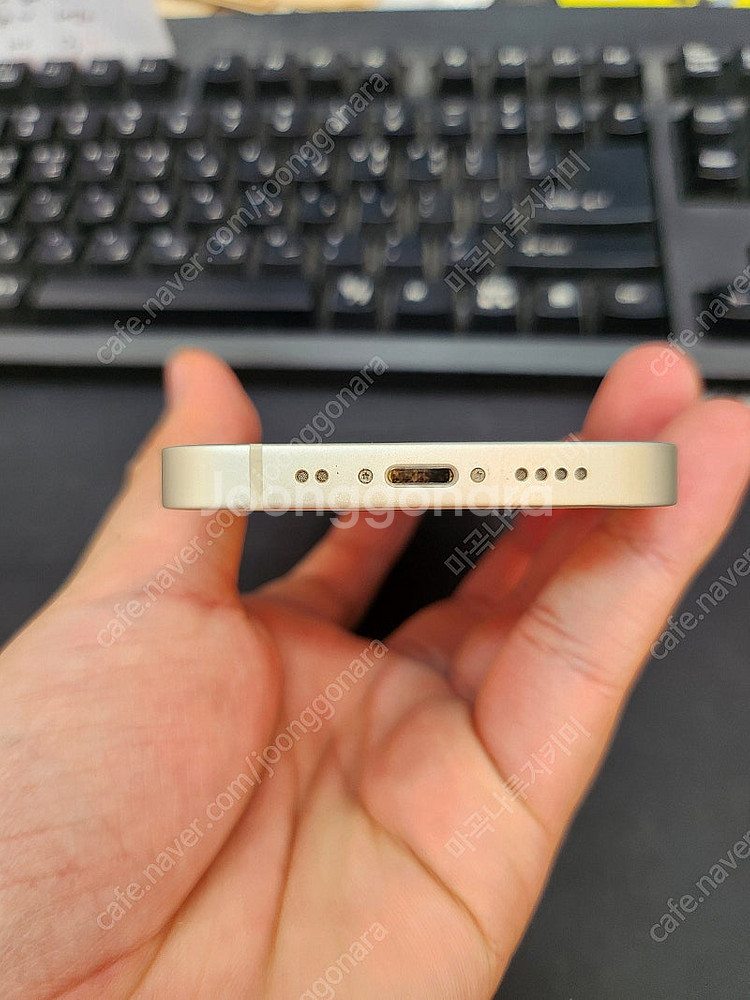 아이폰13미니 화이트 128GB 상태좋은중고 30만팝니다.--4